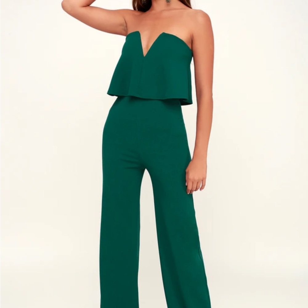 Lulus emerald green jumpsuit. Size xs. Perfect condition. Worn twice.